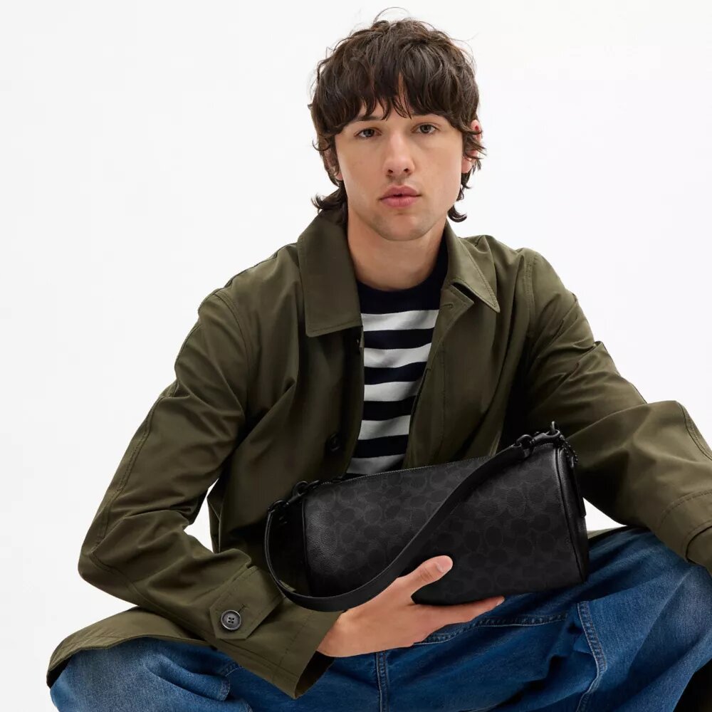 Andre Barrel Bag 30 i Signature Canvas