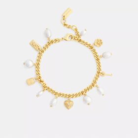 Armband med pärlor och hjärt-smycken