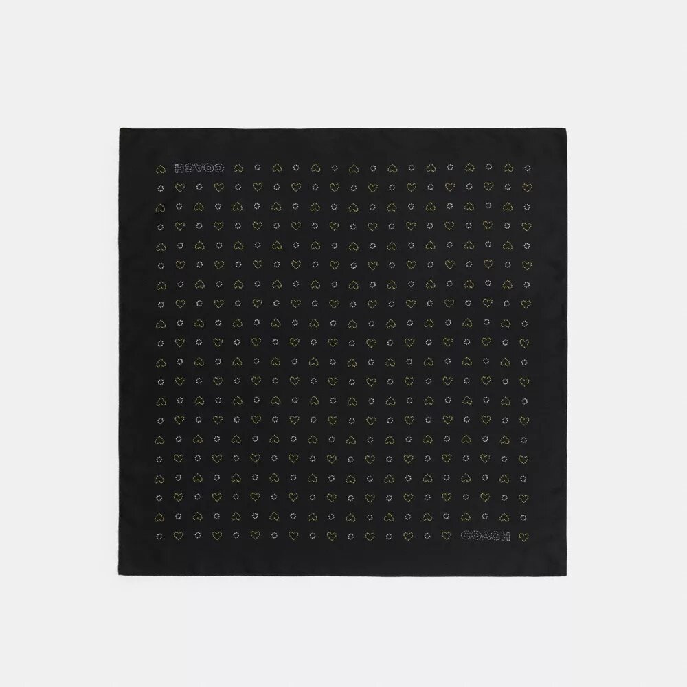 Bandana i siden med prickigt hjärtmönster