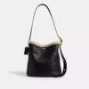 Bleecker Bucket Bag i shearling