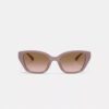 C-detaljer, fyrkantiga solglasögon i cat-eye-stil