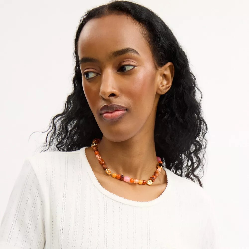 Chokerhalsband med pärlor