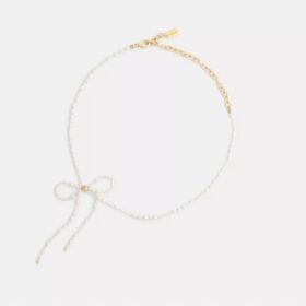 Chokerhalsband med pärlrosett