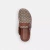 Clogs med spänne i vår signaturjacquard