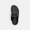 Clogs med spänne i vår signaturjacquard