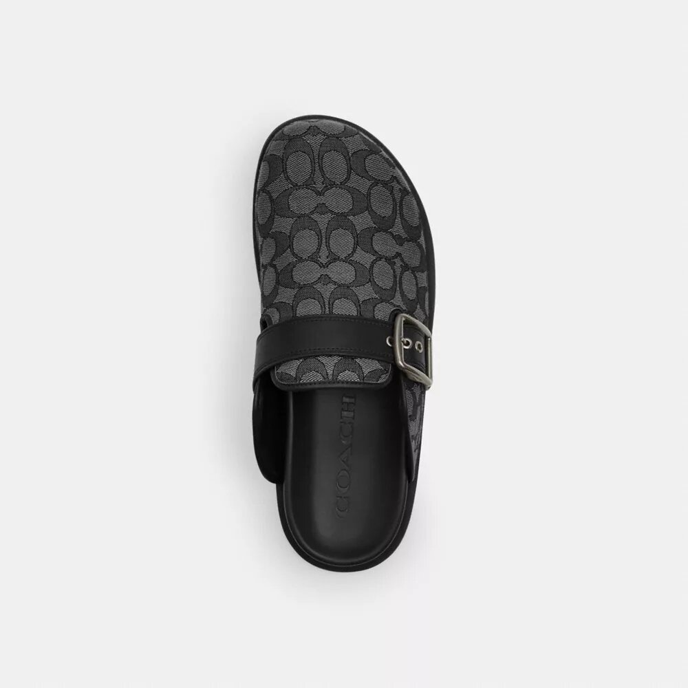 Clogs med spänne i vår signaturjacquard