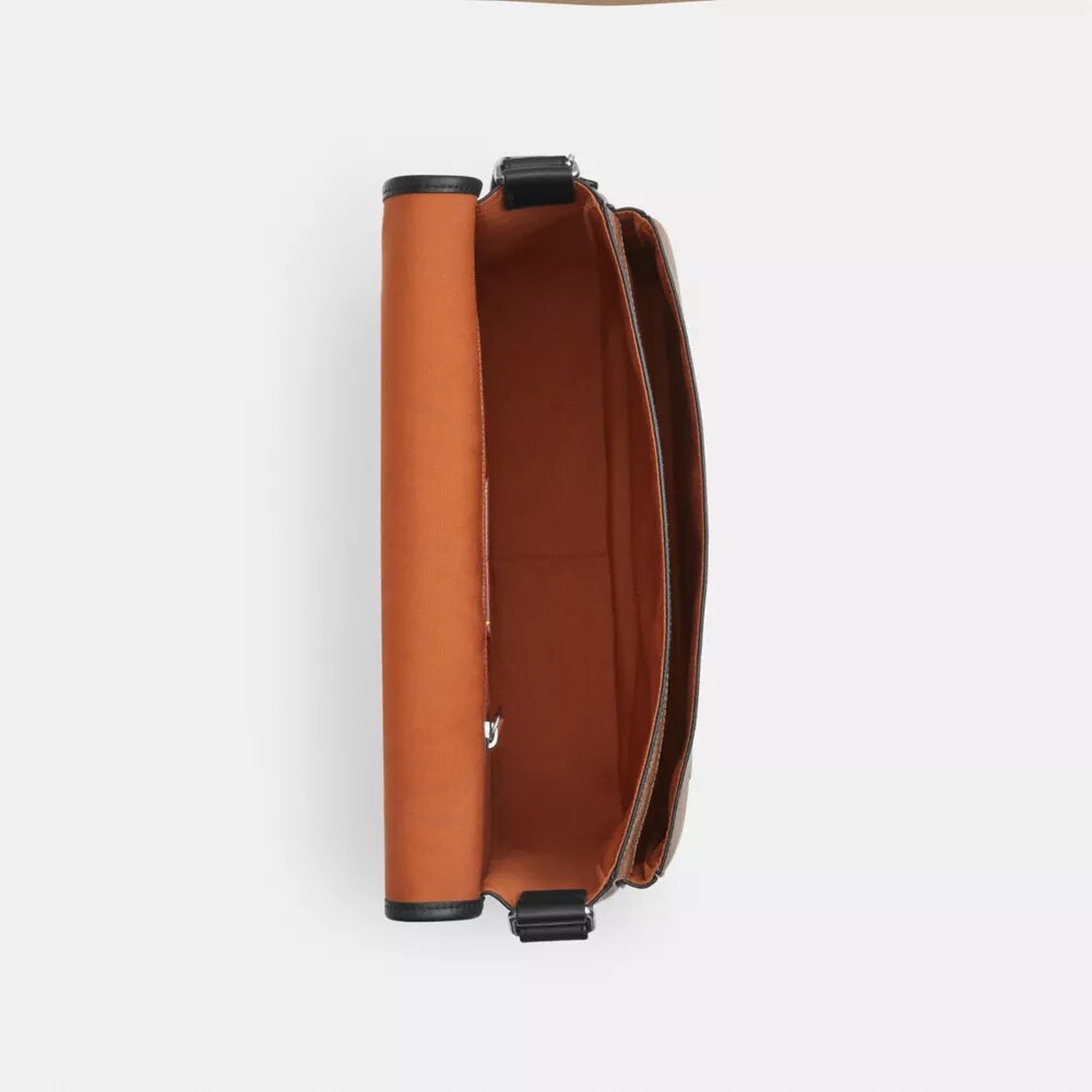 Colby Messenger Bag 32 i Signature Canvas