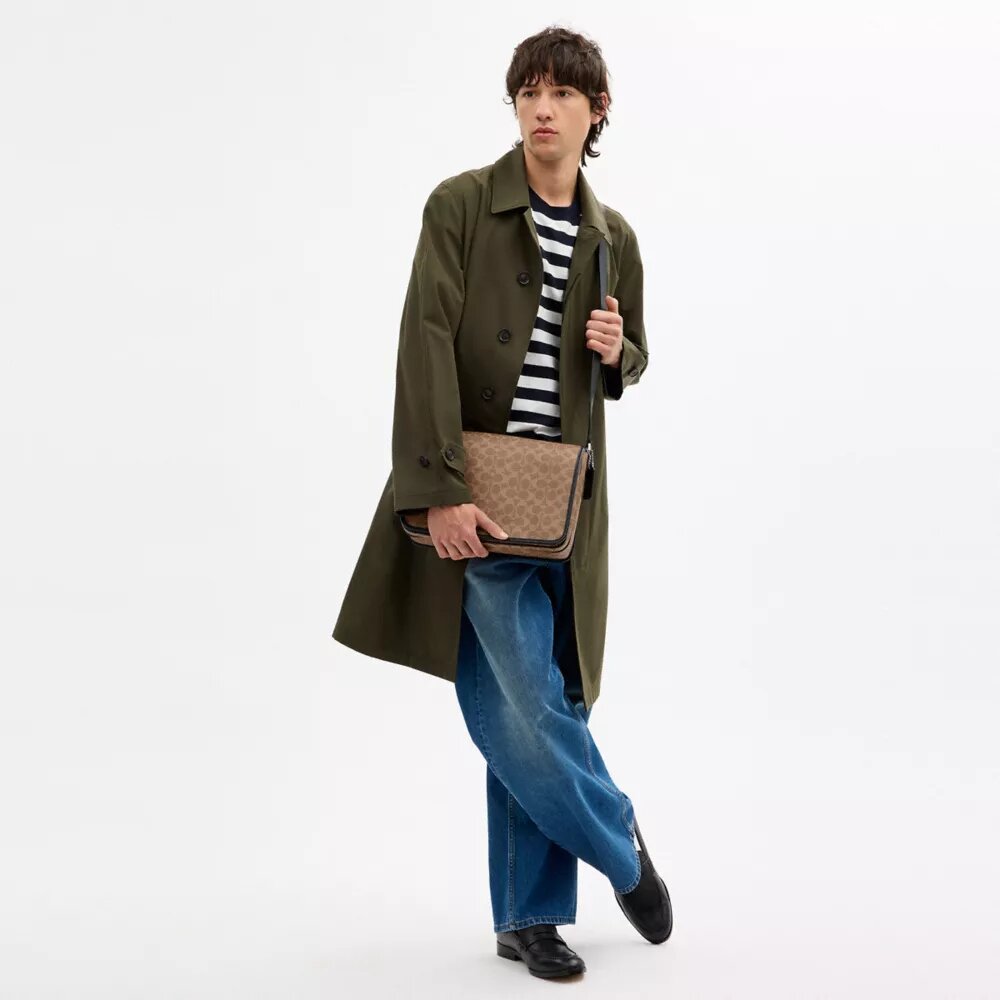 Colby Messenger Bag 32 i Signature Canvas
