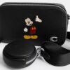 Disney X Coach Charter Slim Axelremsväska med Musse Pigg