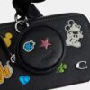 Disney X Coach Charter Slim Crossbody-väska med klistermärkesmönster