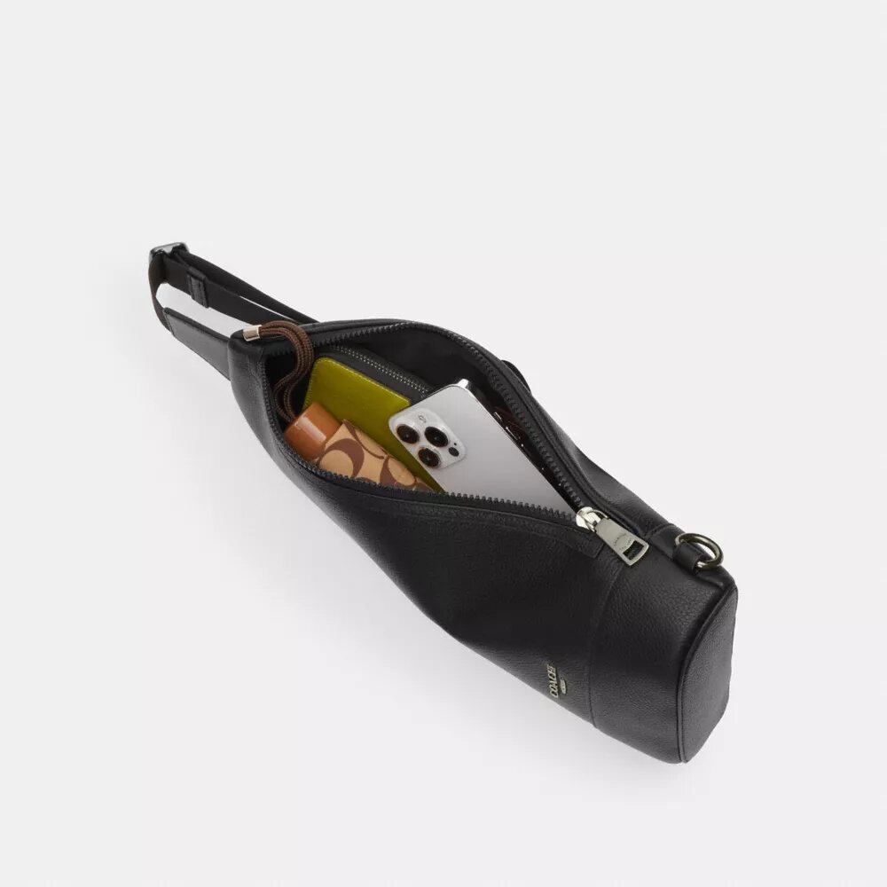 Dominic Sling Pack i Signature Canvas