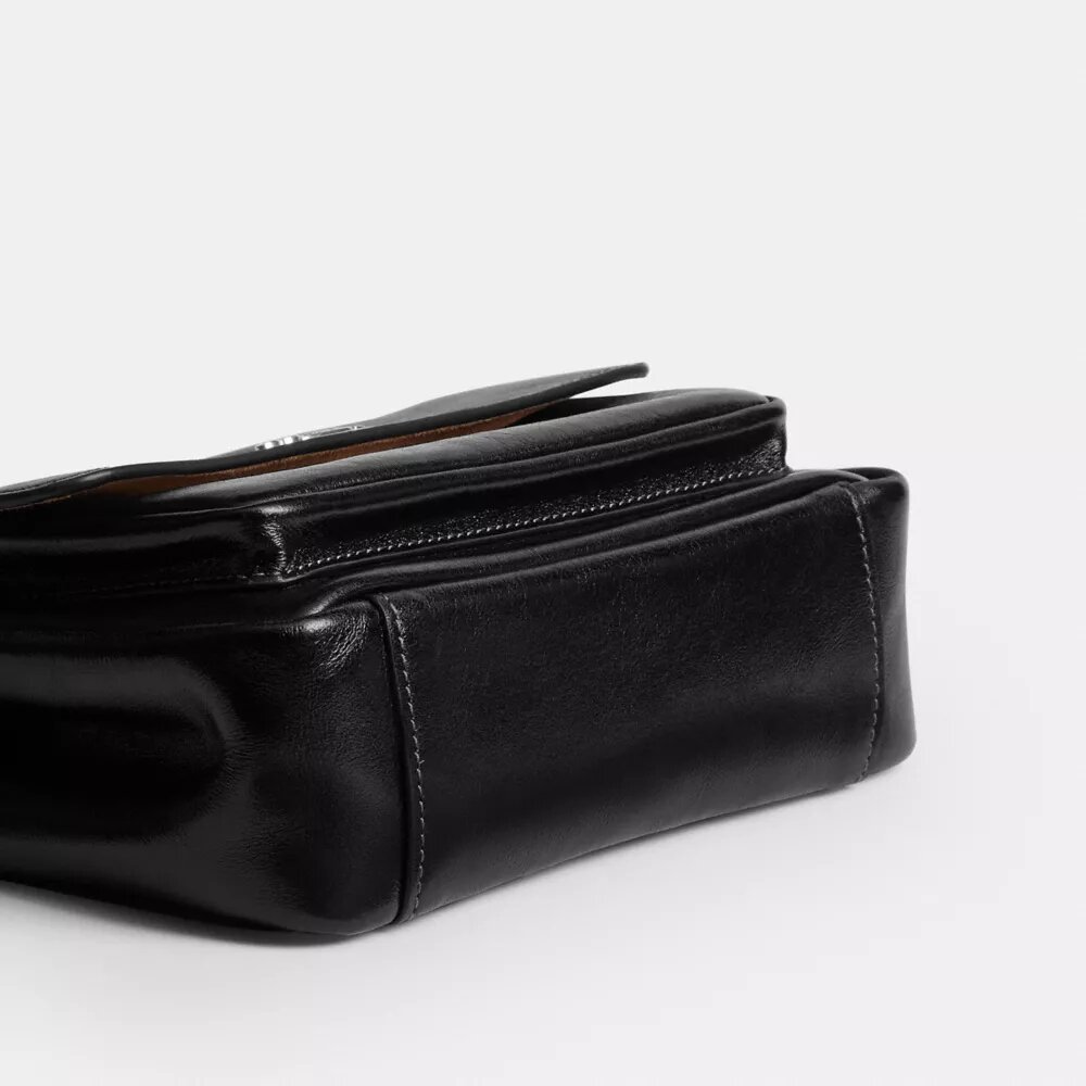 Elodie crossbody-väska 18