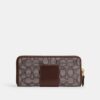 Essential Slim Accordion Zip Plånbok i vår signaturjacquard