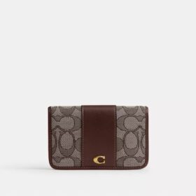 Essential Slim-kortfodral i signaturjacquard