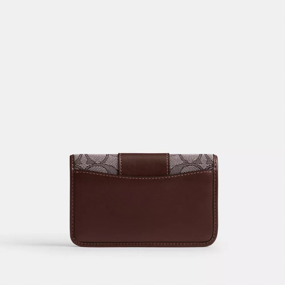 Essential Slim-kortfodral i signaturjacquard