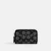 Essential Small kortfodral med dragkedja runt om i Crystal Signature-jacquard
