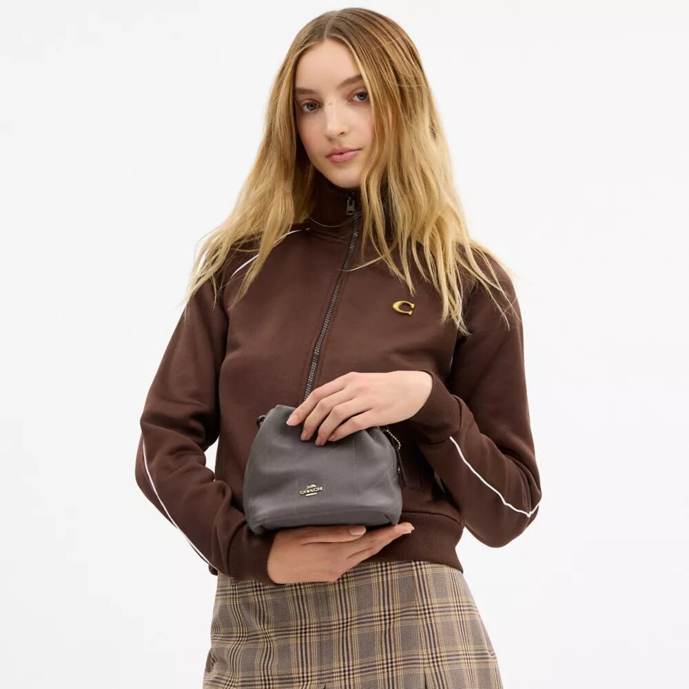 Faye Mini-väska med dragsko och quiltmönster