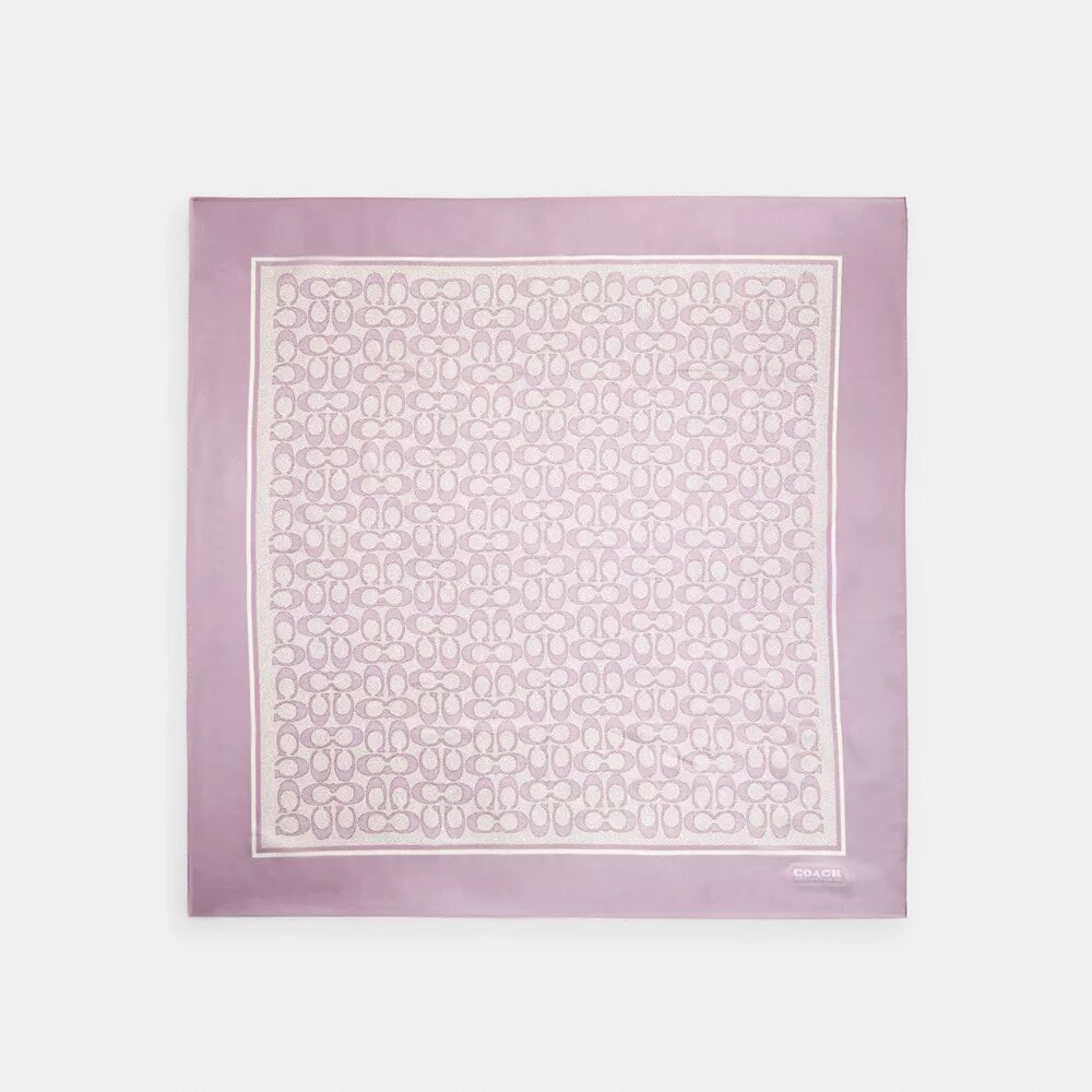 Fyrkantig silkescarf med texturerat signaturmönster