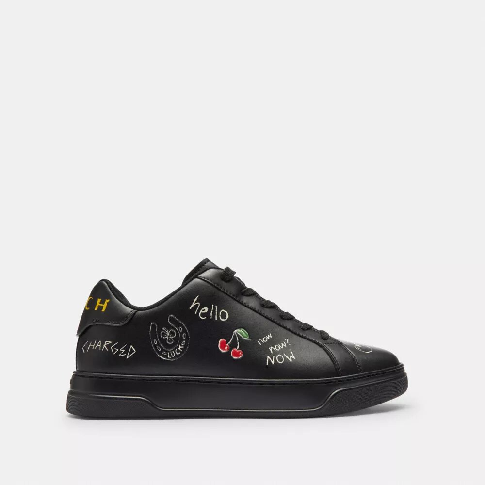 Höga sneakers med skissmönster