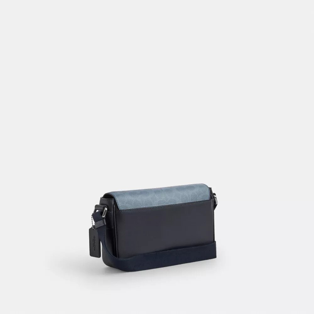 Jack liten crossbody-väska med lock i Ombre Signature Canvas