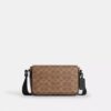 Jack Small Flap Axelremsväska i Signature Canvas