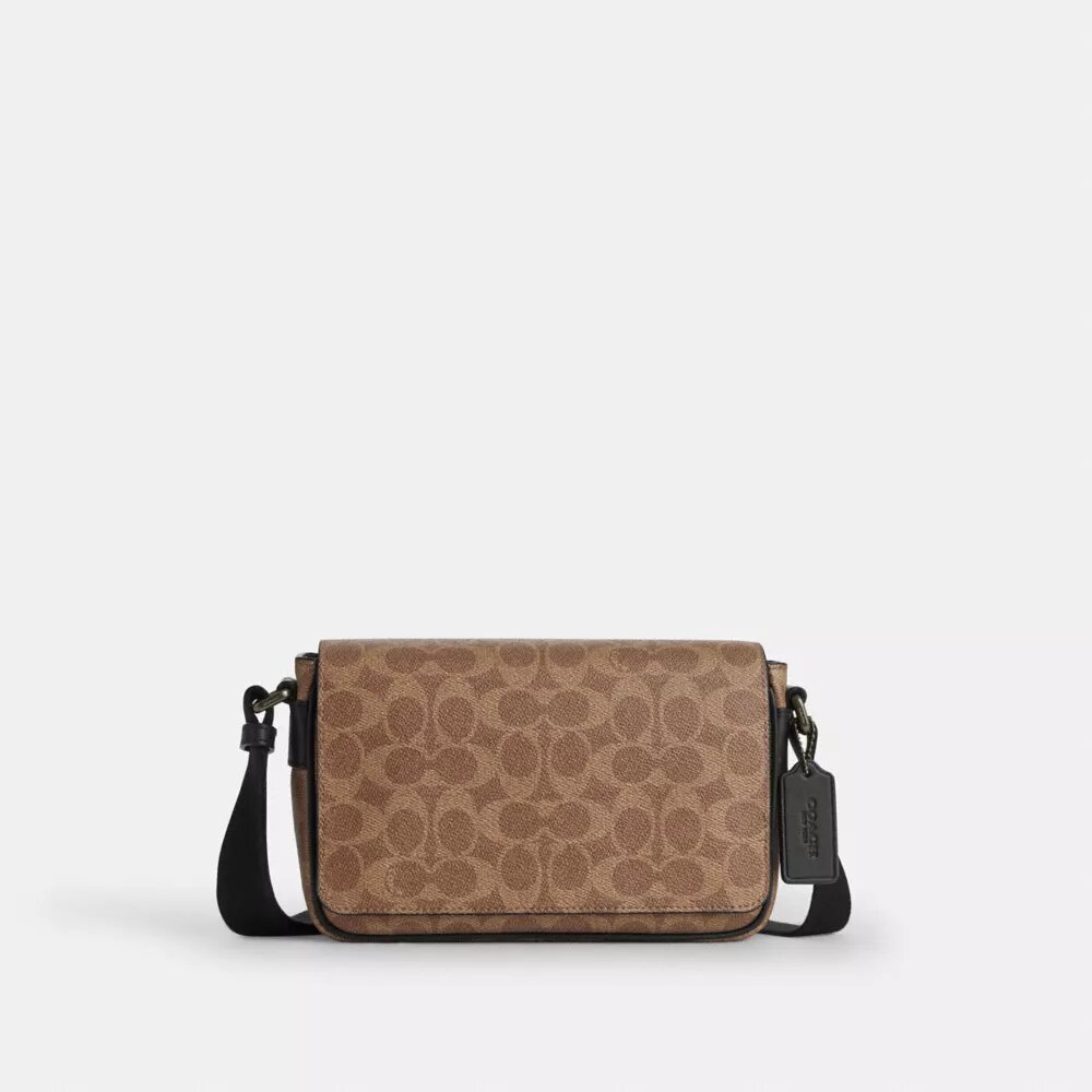 Jack Small Flap Axelremsväska i Signature Canvas