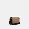Jack Small Flap Axelremsväska i Signature Canvas