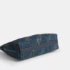Juliet-axelremsväskor 25 i regenererad bomullsdenim med quiltning