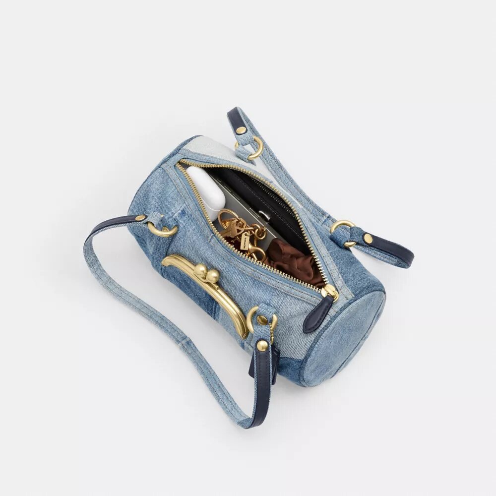 Kisslock Barrel Bag 28 i återanvänt denim
