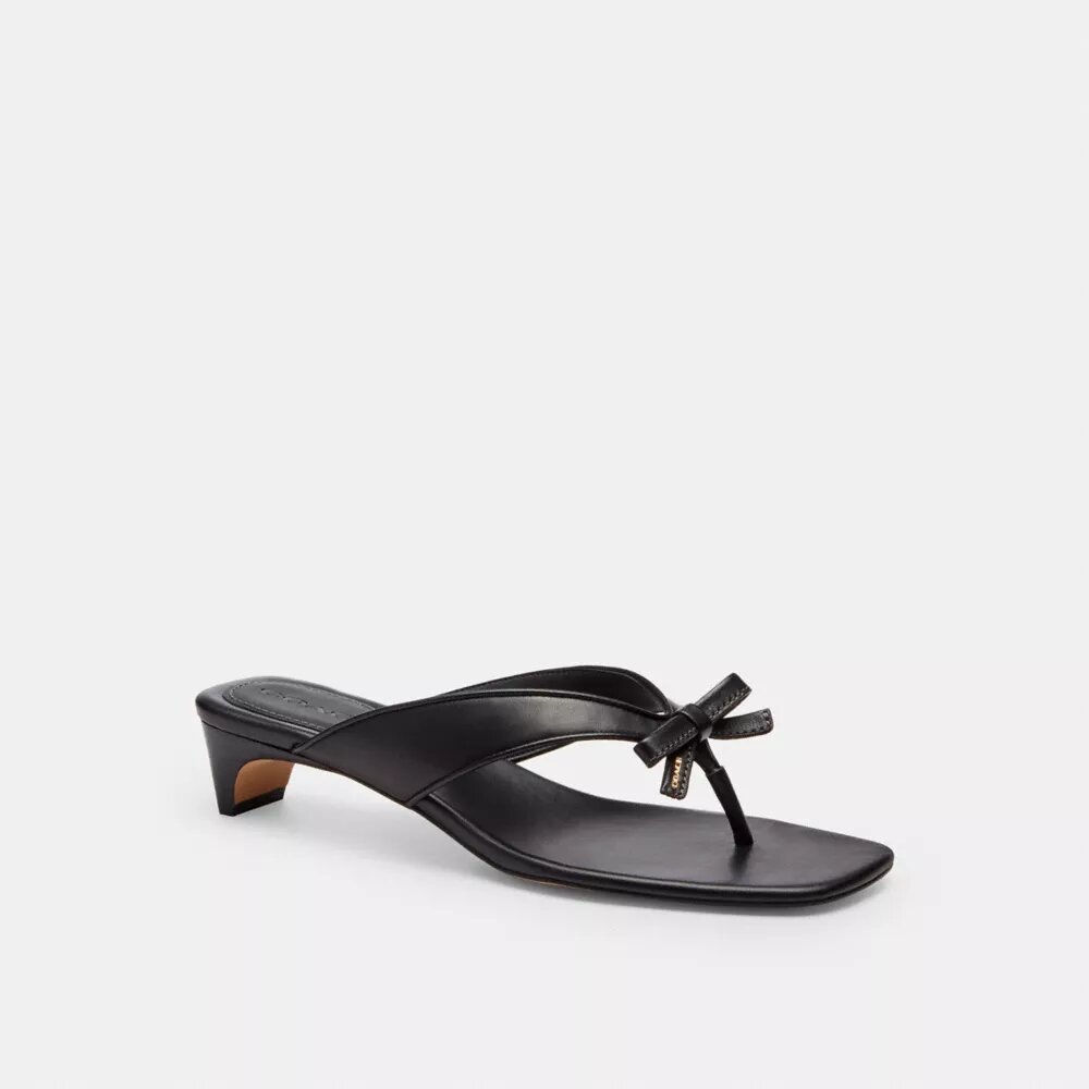 Kitten heel-sandal med rosett