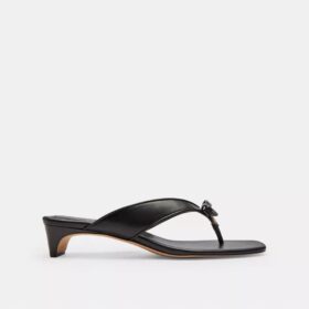 Kitten heel-sandal med rosett