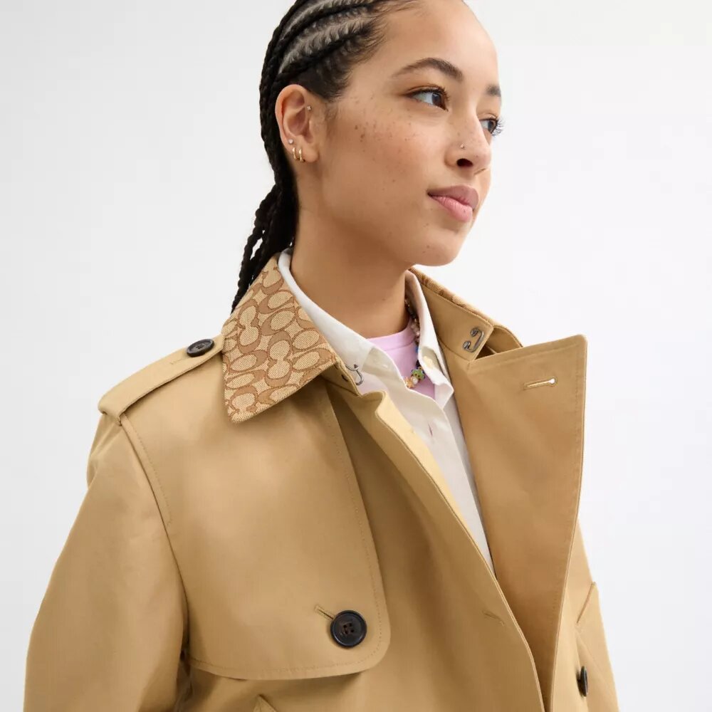 Kort trenchcoat med signaturkrage