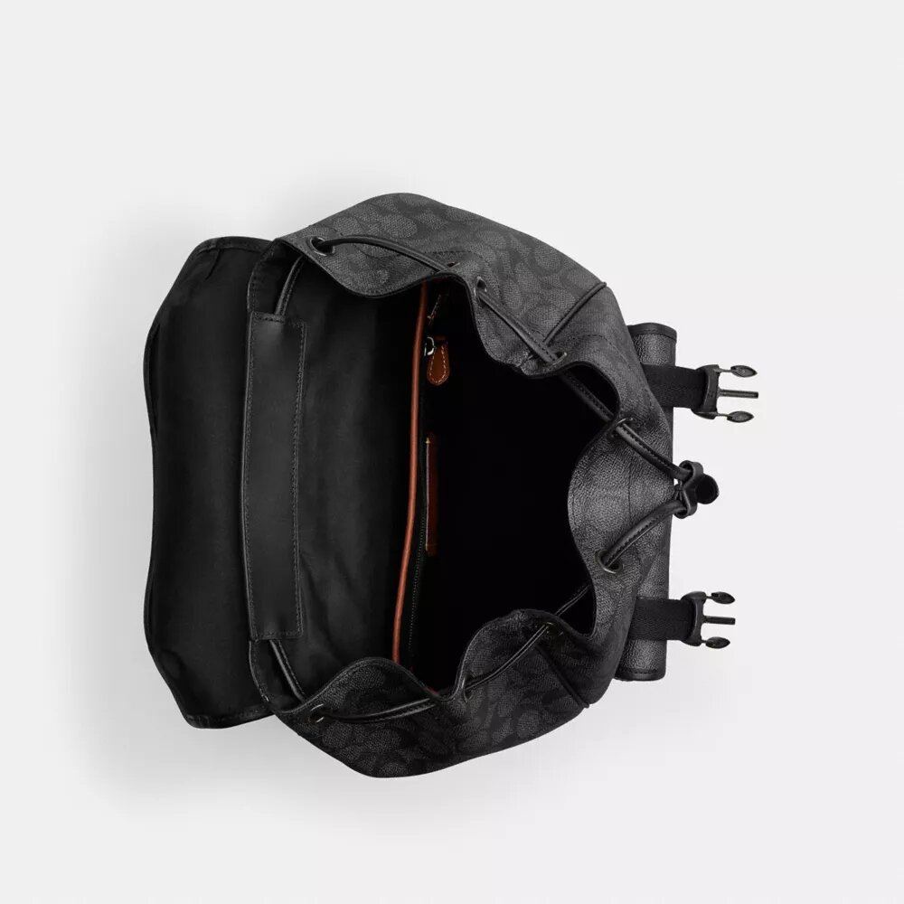 League-ryggsäck med lock i Signature Canvas