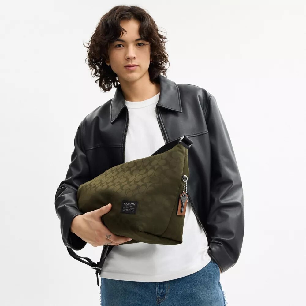 Leo Crossbody i signaturnylon