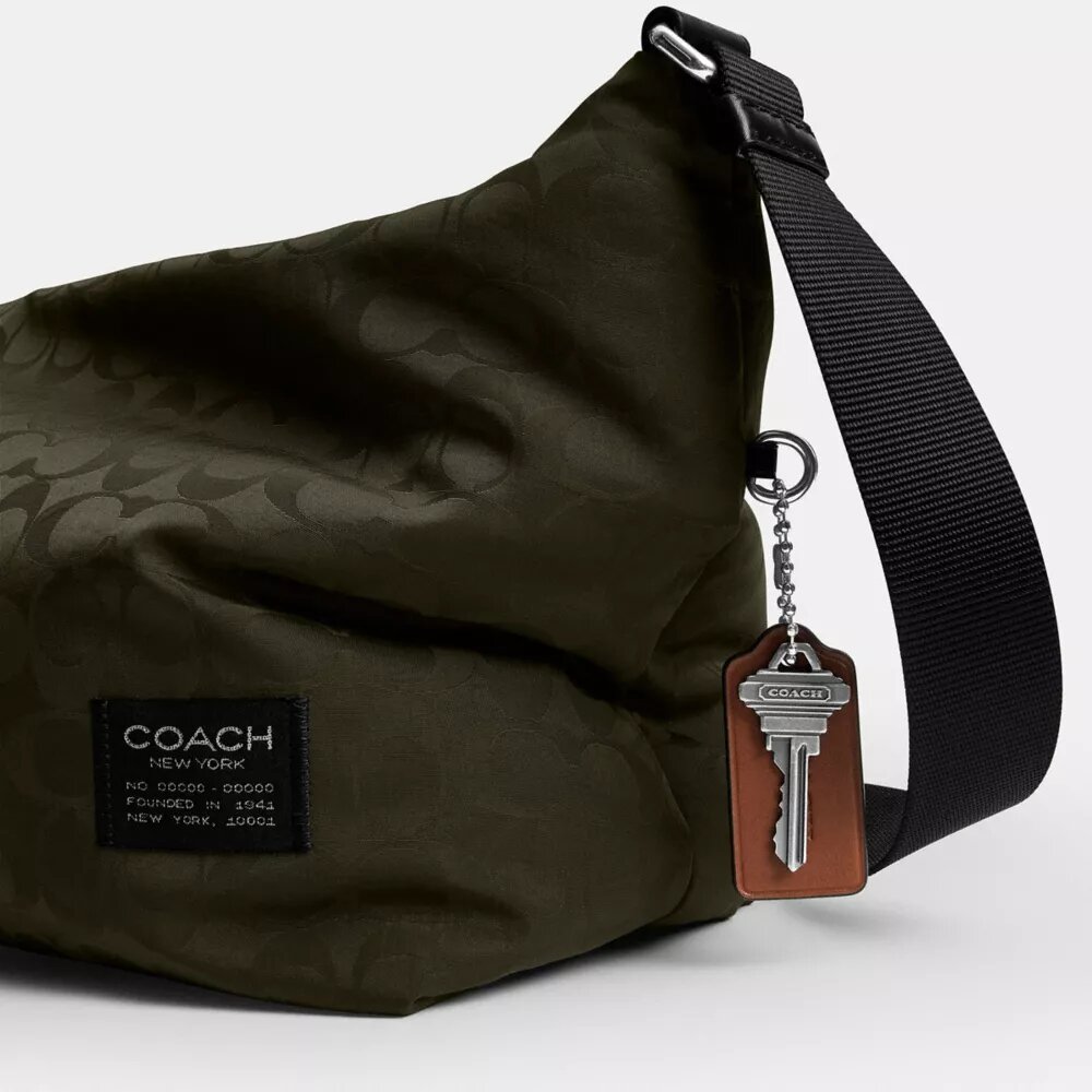 Leo Crossbody i signaturnylon