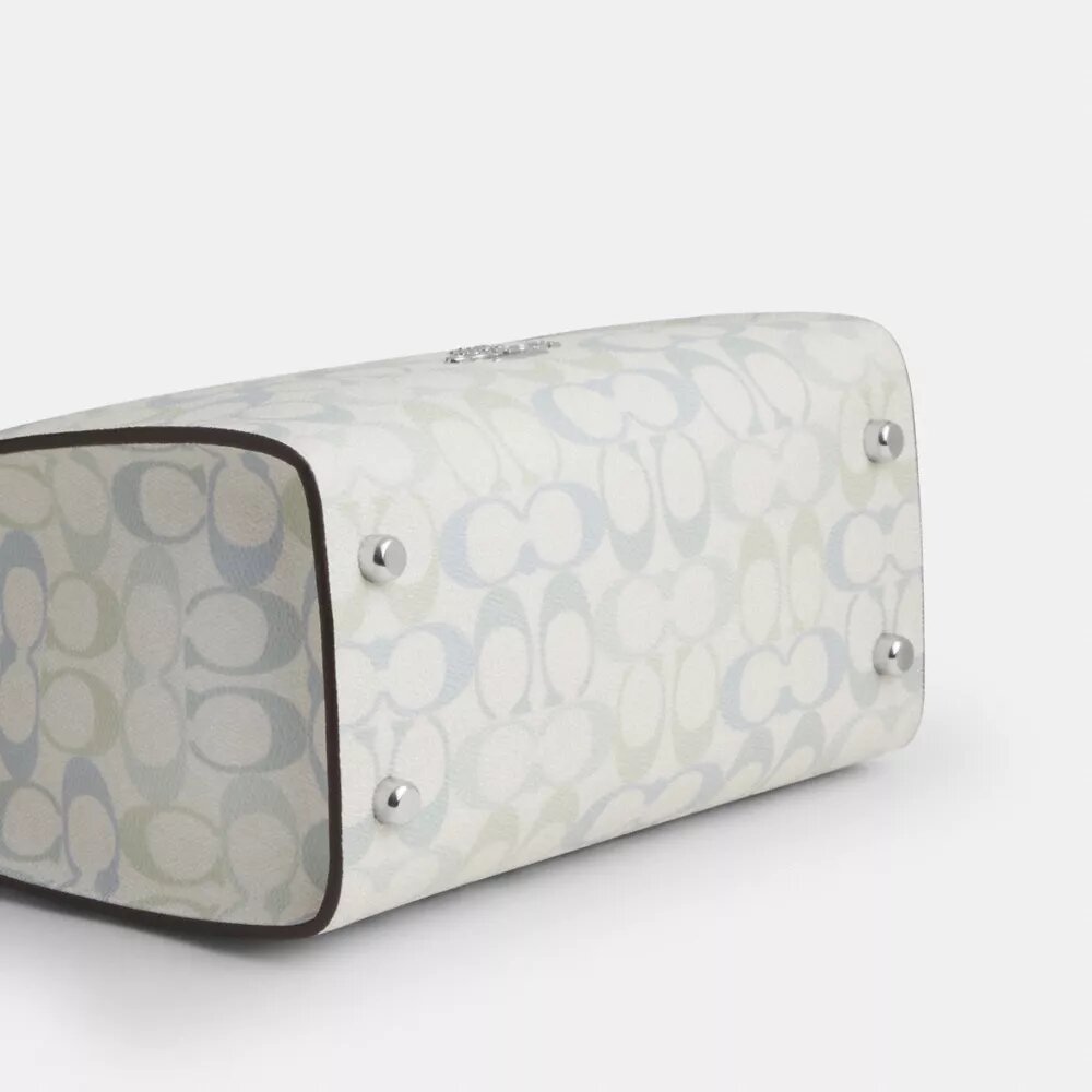 Maggie liten tygkassa i Signature Canvas