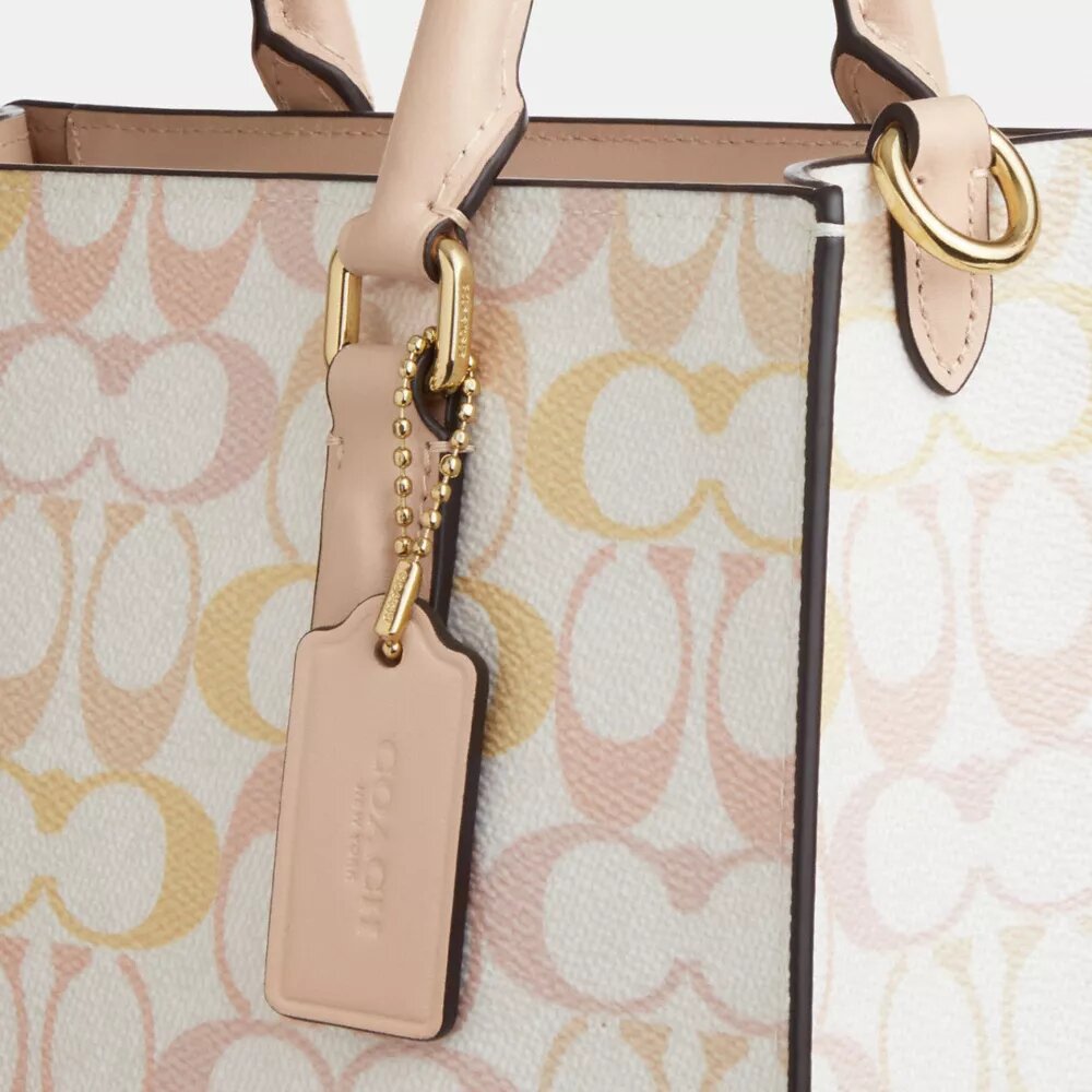 Maggie liten tygkassa i Signature Canvas
