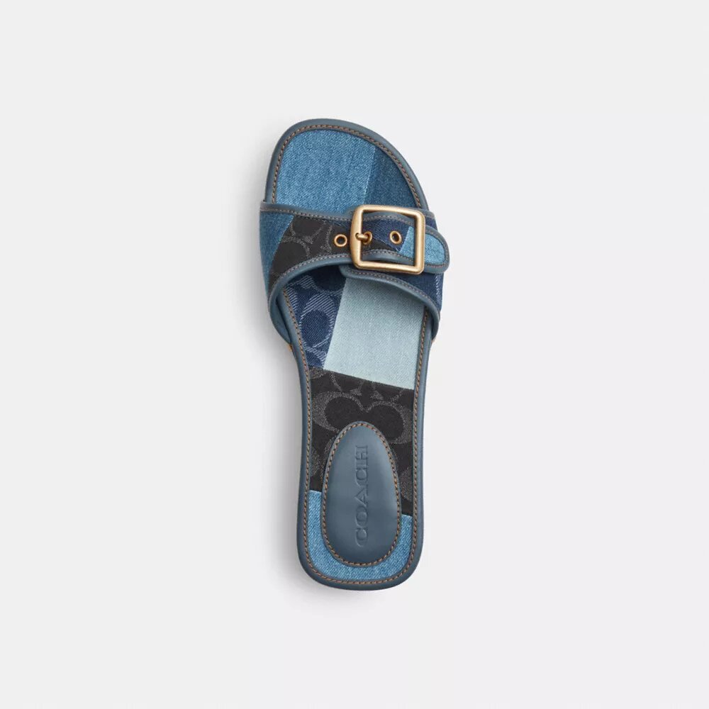 Margot-sandaler i trä med vårt signaturmönster i denim