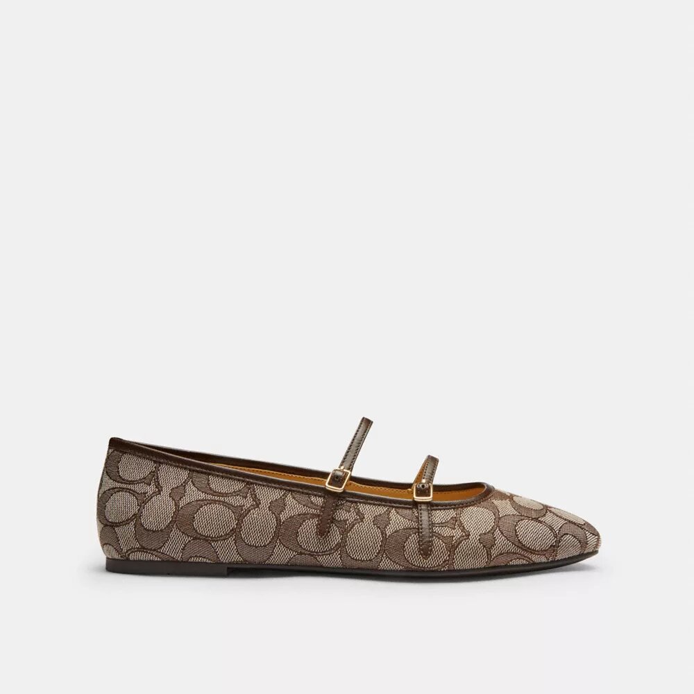 Mary Janes med dubbla spännen i vårt signaturjacquard