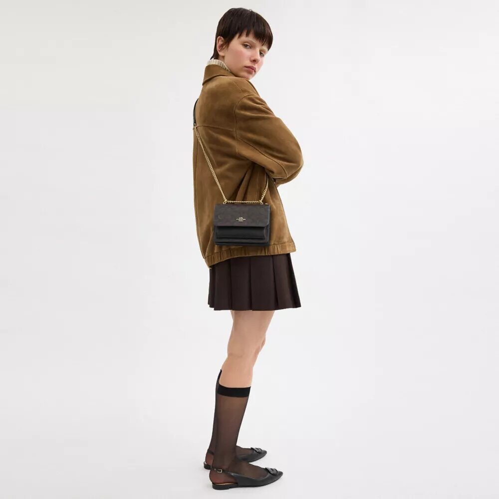 Mini Klare-axelremsväskor i Signature Canvas