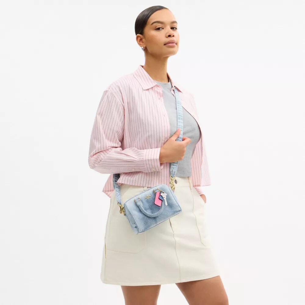 Mini Rowan-korsväska i slitet denim med smycken