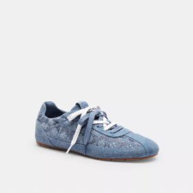 Mjuka sneakers i vår signaturdenim