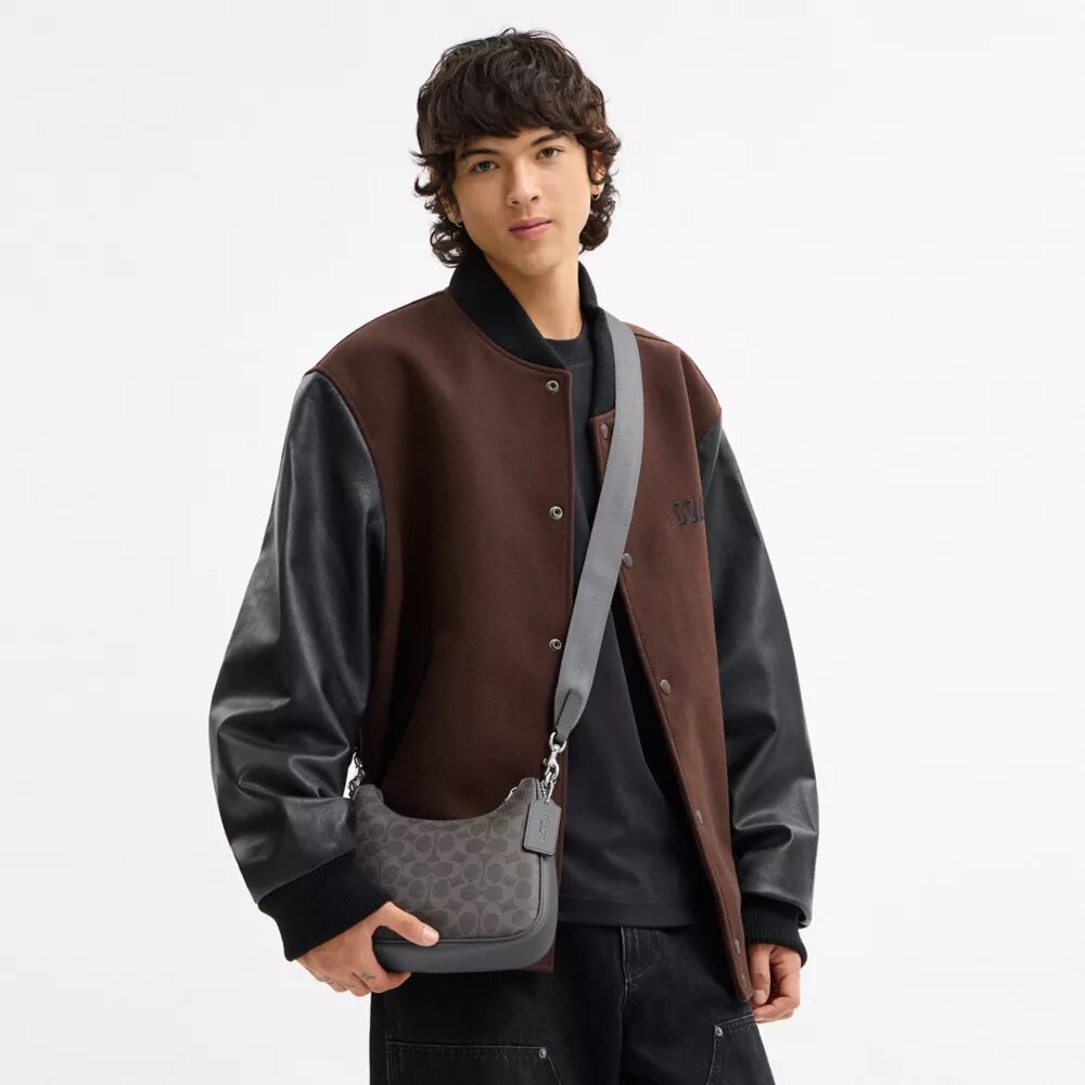 Nolan Hobo-väska i Signature Canvas
