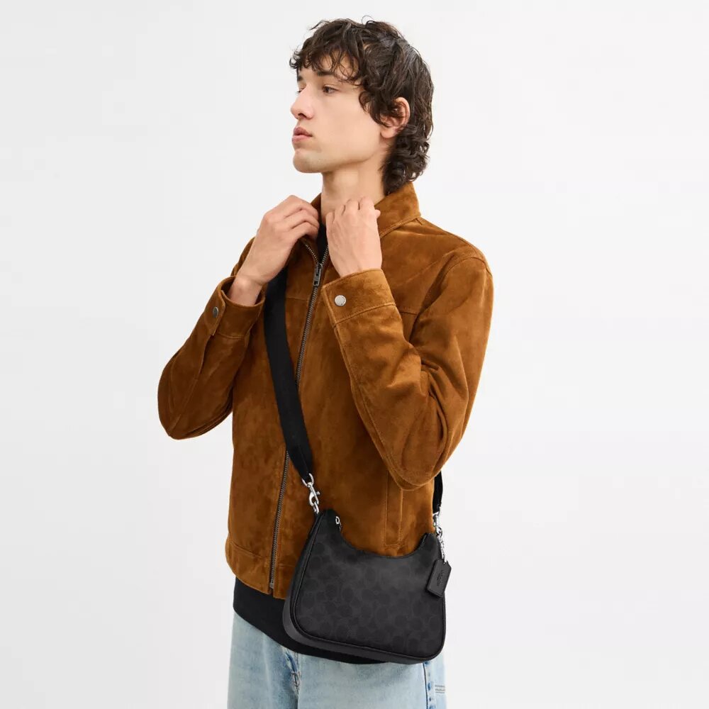 Nolan Hobo-väska i Signature Canvas