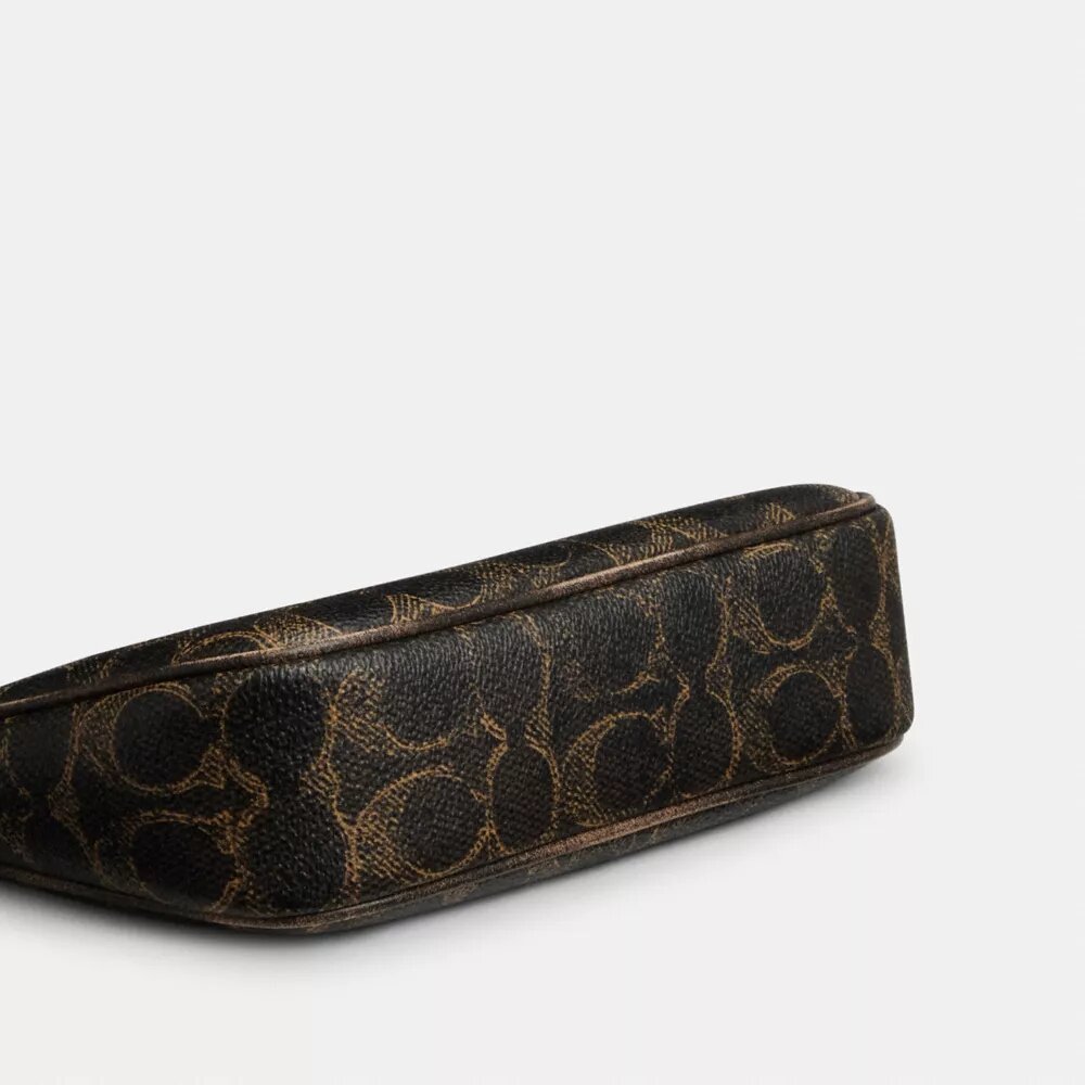 Nolita 19 i Loved Signature Canvas med smycken