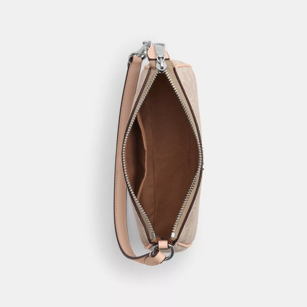 Nolita 19 i Signature Canvas