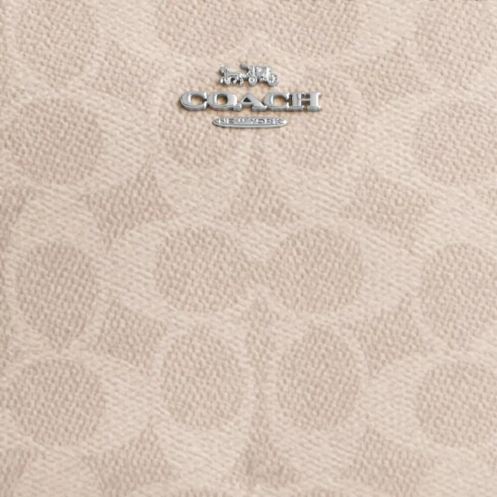 Nolita 19 i Signature Canvas