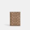 Passfodral i Signature Canvas