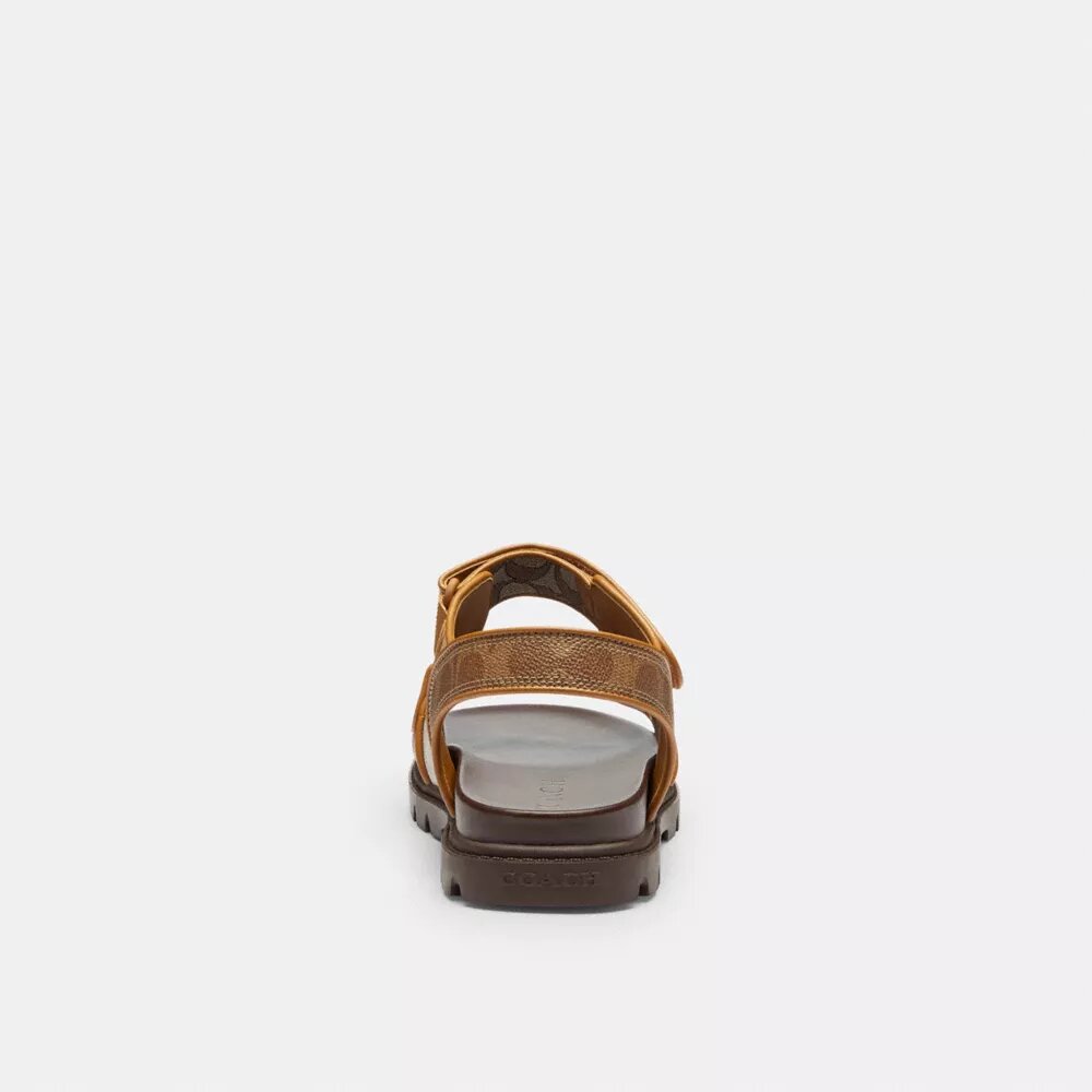 Sandaler med dubbla remmar i signaturdesign