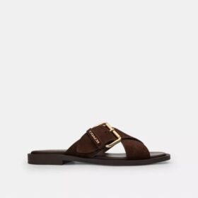 Sandaler med korsade remmar och spänne